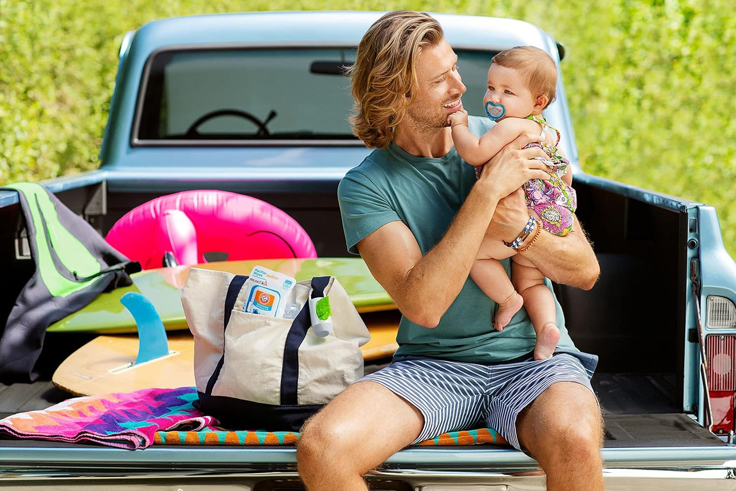 Munchkin Arm & Hammer Pacifier Wipes - Safely Cleans Breast Pump Parts and Feeding Essentials for Baby and Toddler, 1 Pack, 36 Wipes